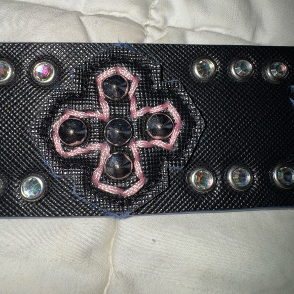 Buckle Rage black leather belt. Women’s size S/M ** please note photo of scuff** - Picture 9 of 10